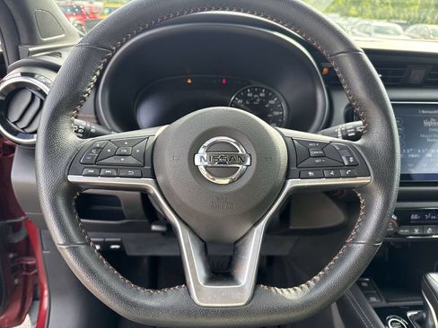 Used 2021 Nissan Kicks SR w/ Exterior Package FWD image 14
