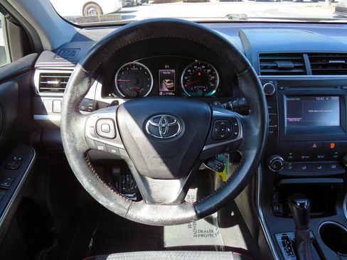 Used 2015 Toyota Camry SE image 23