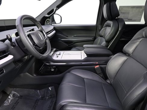 New 2025 Lincoln Navigator Reserve w/ Jet Appearance Package image 13