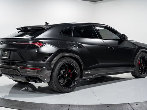 Used 2023 Lamborghini Urus Performante AWD/4WD image 3
