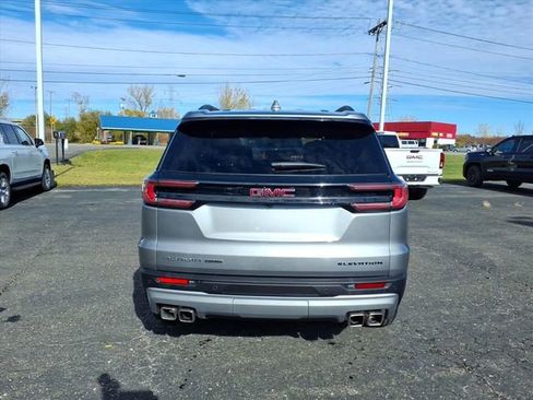 Used 2025 GMC Acadia Elevation image 4