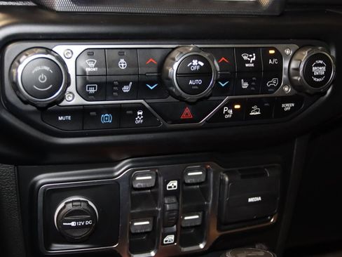 Used 2021 Jeep Wrangler Unlimited Sahara w/ Dual Top Group AWD/4WD image 52