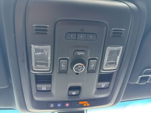 Used 2021 GMC Yukon SLT w/ SLT Luxury Plus Package image 23