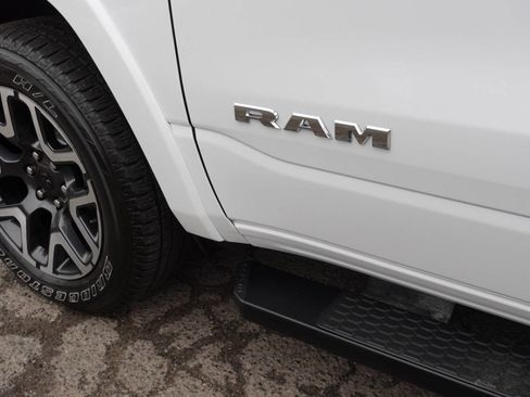 Used 2025 RAM 1500 Laramie w/ Sport Appearance Package AWD/4WD image 15