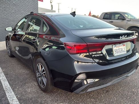Used 2022 Kia Forte LXS image 2