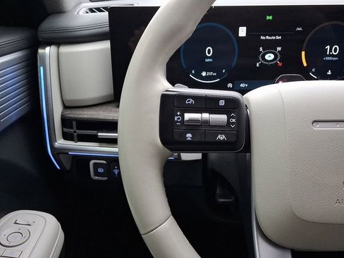 Used 2024 Hyundai Santa Fe Limited image 23