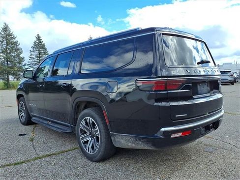 Used 2023 Jeep Wagoneer L Series II image 5