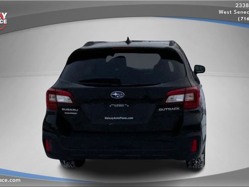 Used 2019 Subaru Outback 2.5i Touring image 6