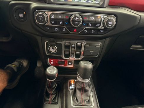 Used 2019 Jeep Wrangler Unlimited Rubicon AWD/4WD image 53