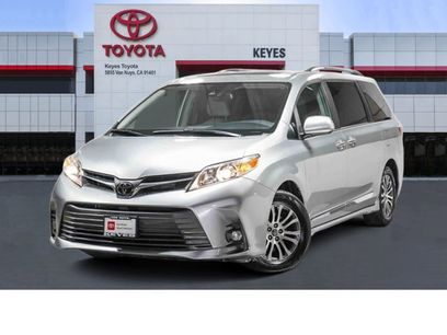 Certified 2019 Toyota Sienna XLE