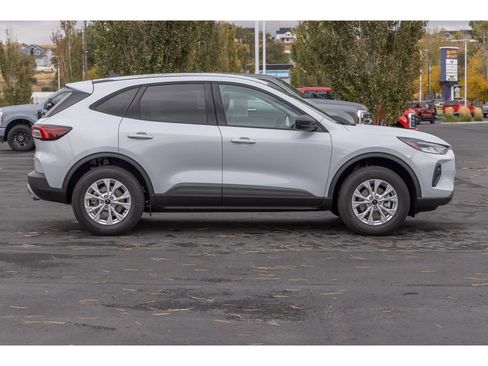 Used 2025 Ford Escape Active w/ Cold Weather Package image 2