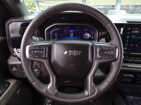 Used 2024 Chevrolet Silverado 1500 ZR2 AWD/4WD image 25