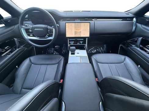 Certified 2025 Land Rover Range Rover SE AWD/4WD image 12