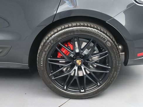 Certified 2024 Porsche Macan GTS image 12