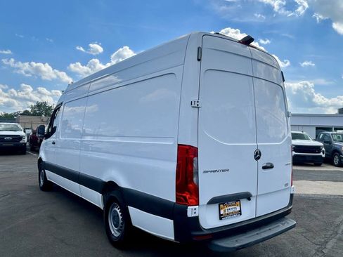 Used 2021 Mercedes-Benz Sprinter 2500 image 3