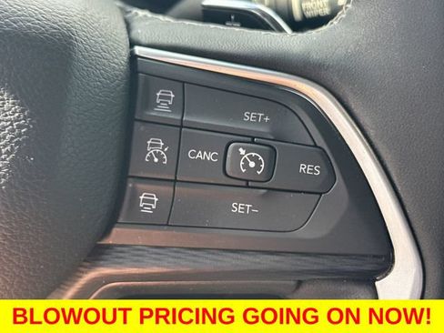 Used 2024 Jeep Grand Cherokee Altitude AWD/4WD image 25