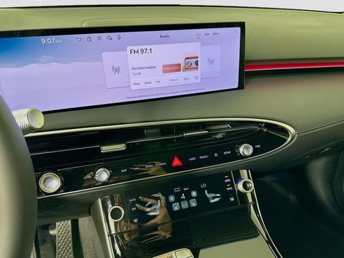 New 2026 Genesis GV70 2.5T AWD/4WD image 11
