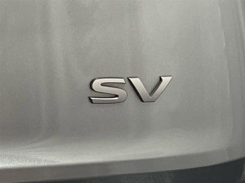 Used 2024 Nissan Rogue SV image 31