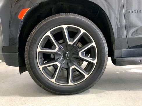 Used 2021 Chevrolet Tahoe RST w/ Luxury Package AWD/4WD image 6