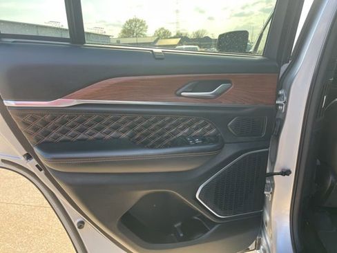 Used 2023 Jeep Grand Cherokee Summit w/ Adv Protech Group IV image 23