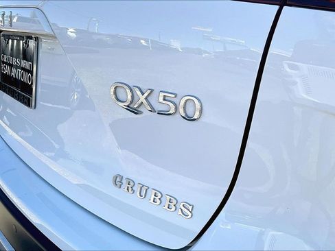 Certified 2025 INFINITI QX50 Pure image 42