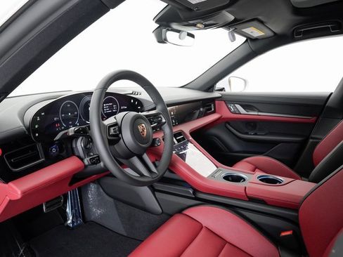New 2025 Porsche Taycan 4S image 4