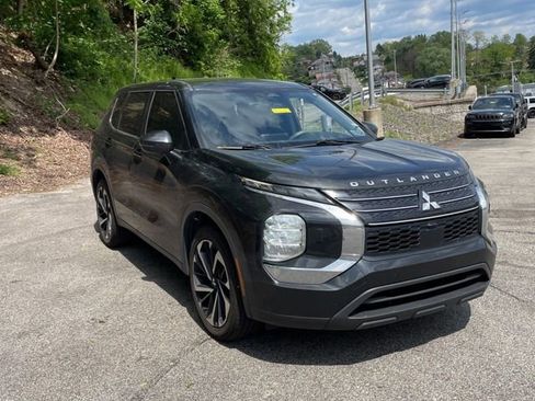Used 2022 Mitsubishi Outlander ES AWD/4WD image 3