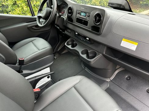 New 2025 Mercedes-Benz Sprinter 2500 image 12
