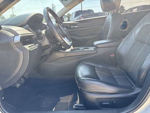 Used 2022 Nissan Altima 2.5 SR FWD image 12