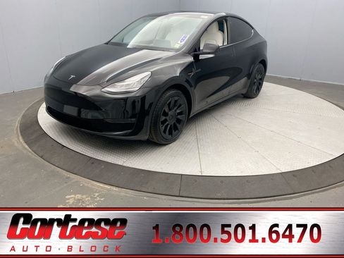 Used 2020 Tesla Model Y Long Range AWD/4WD image 1
