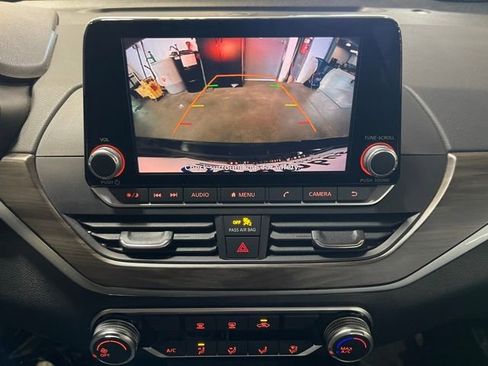 Used 2023 Nissan Altima 2.5 SV image 16