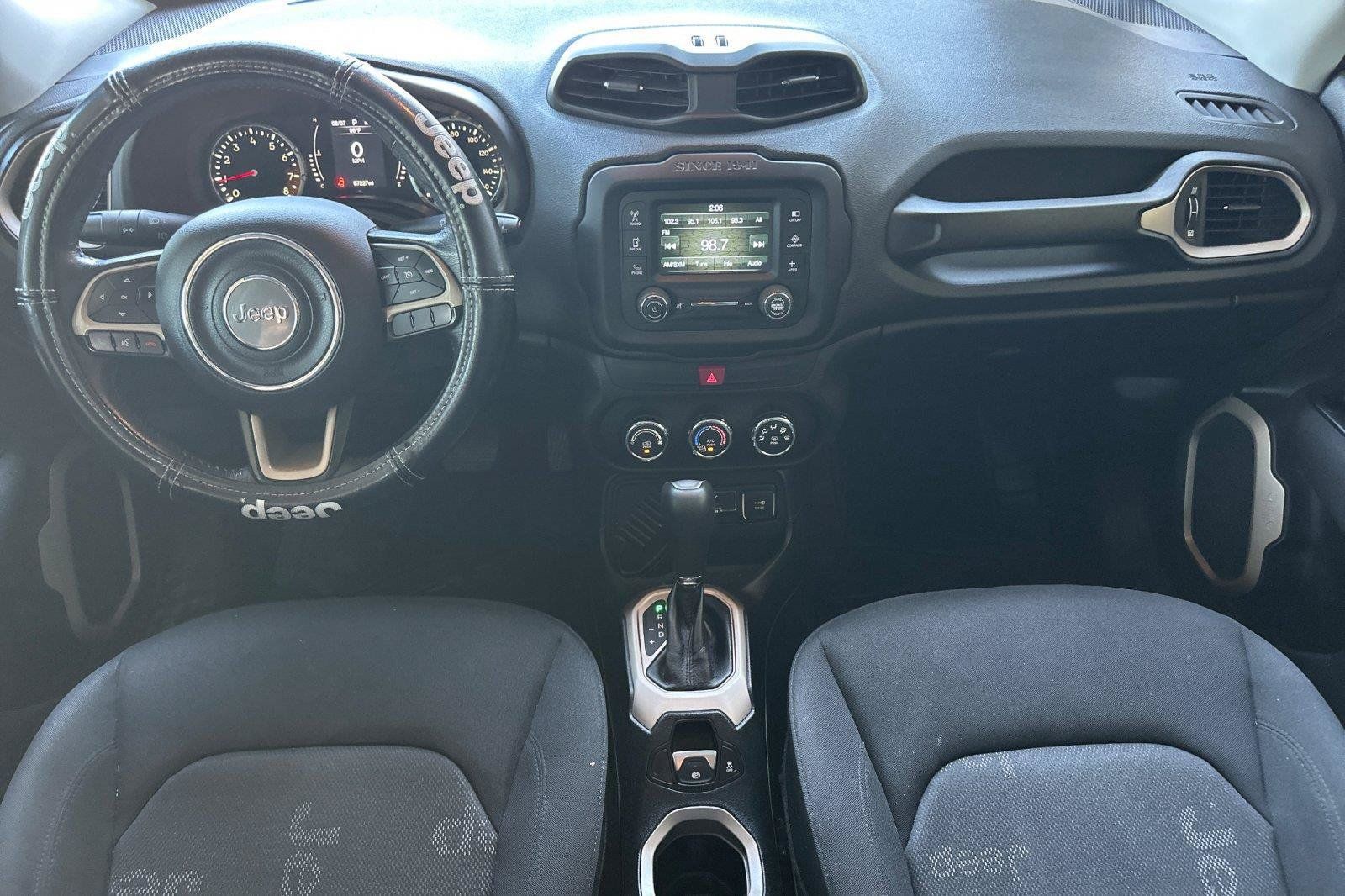 Used 2016 Jeep Renegade Latitude FWD image 13