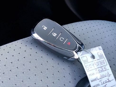 Used 2025 Chevrolet Trax LT image 14