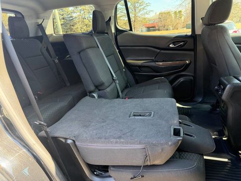 Used 2017 GMC Acadia SLE image 22