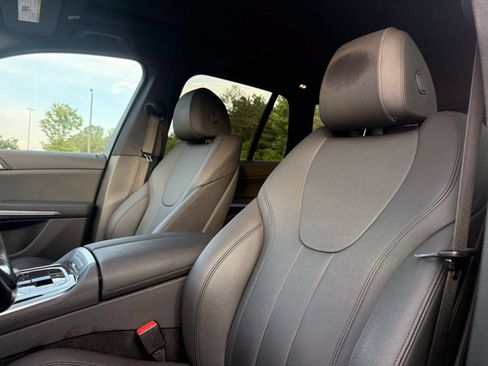 Used 2019 BMW X5 xDrive40i w/ Convenience Package AWD/4WD image 16