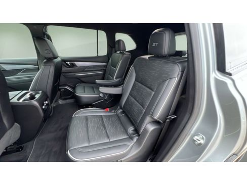 Certified 2025 Buick Enclave Sport Touring image 28