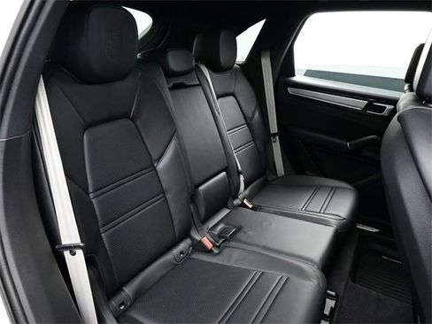 Used 2023 Porsche Cayenne S Platinum image 17