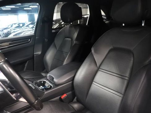 Used 2019 Porsche Cayenne S AWD/4WD image 12