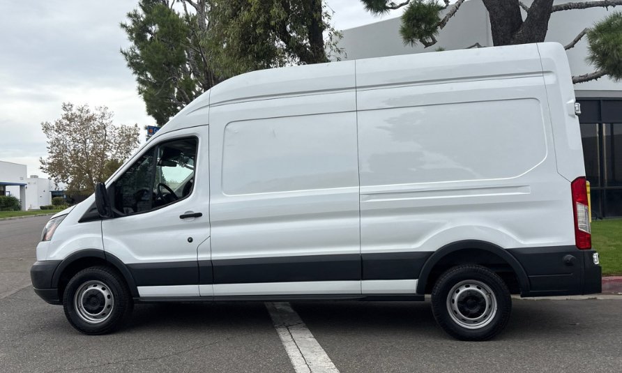 Used 2018 Ford Transit 250 148 High Roof RWD image 6