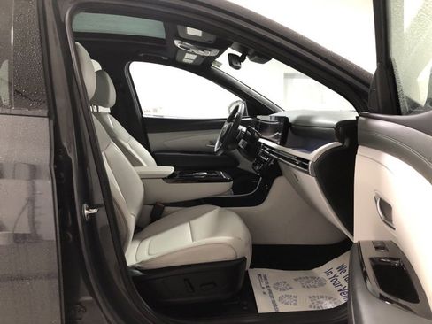 Used 2025 Hyundai Tucson Limited image 14