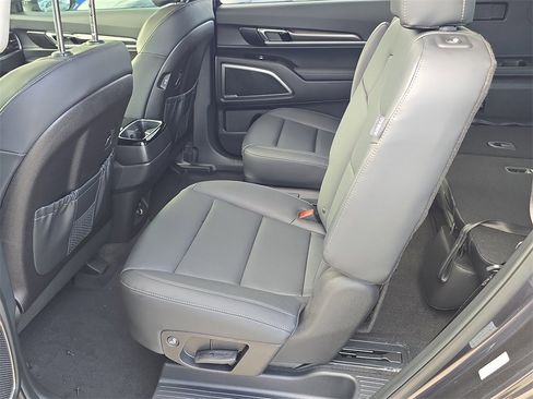 New 2025 Kia Telluride S image 19