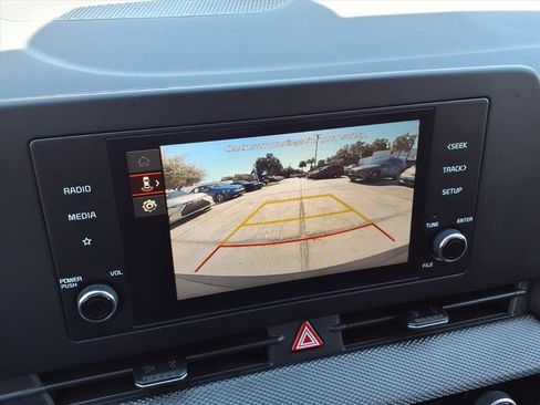 Used 2025 Kia Sportage LX image 23