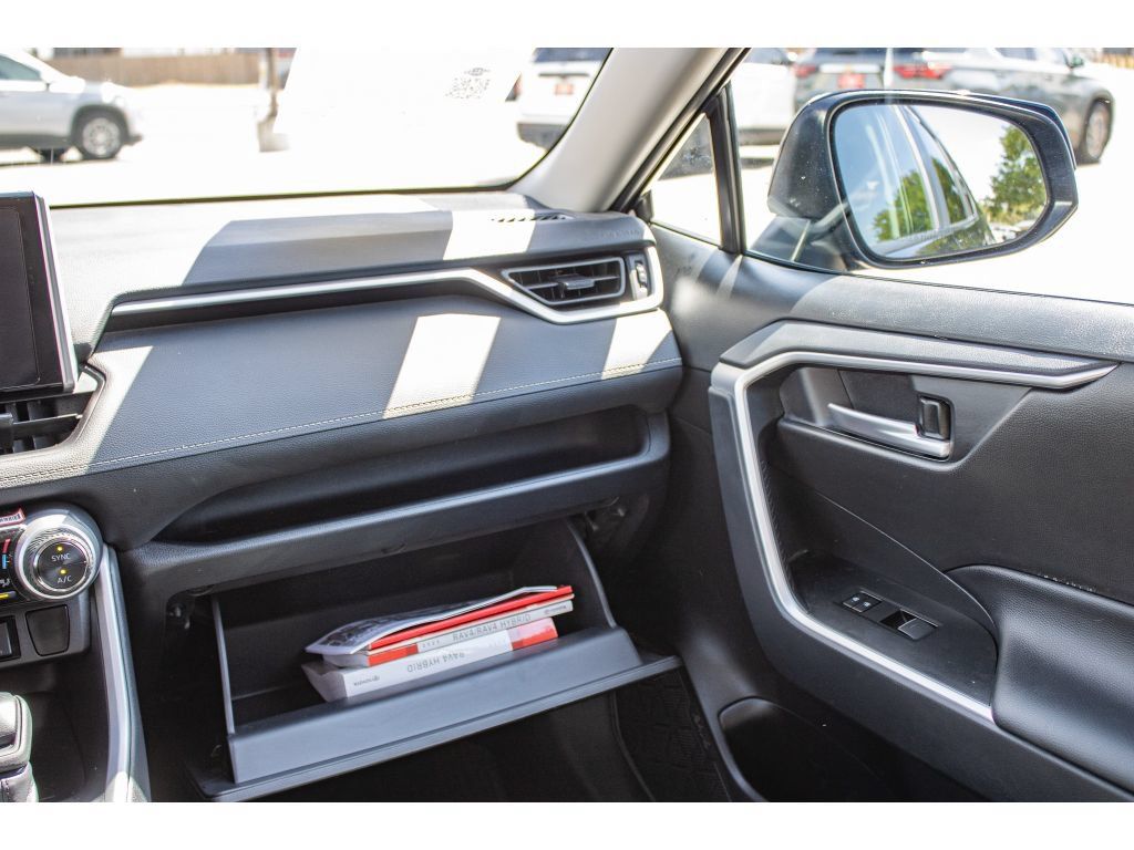Used 2025 Toyota RAV4 XLE w/ Convenience Package AWD/4WD image 50