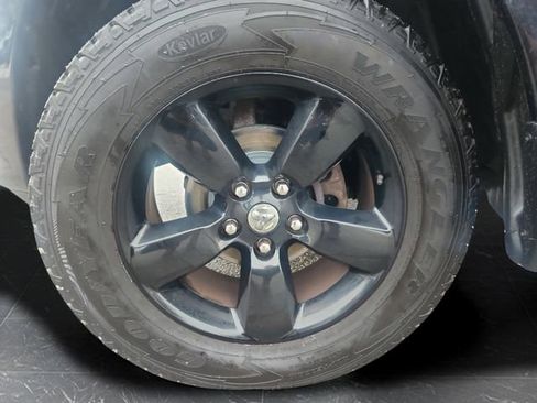 Used 2014 RAM 1500 Express w/ Black Ram 1500 Express Group image 32