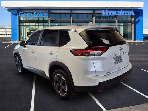 Used 2025 Nissan Rogue SV FWD image 3