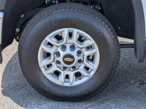 Used 2025 Chevrolet Silverado 2500 LT w/ Convenience Package image 10