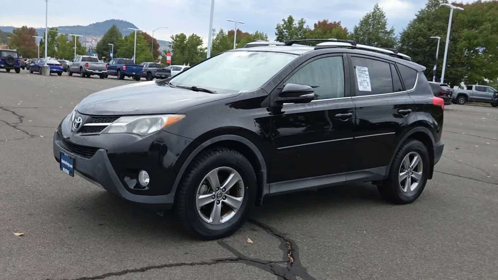 Used 2015 Toyota RAV4 XLE AWD/4WD image 4
