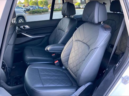 Used 2025 BMW X7 xDrive40i AWD/4WD image 21