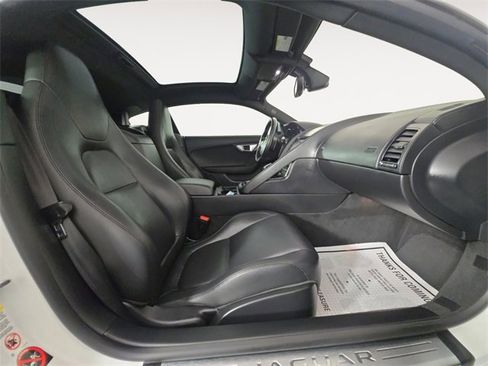 Used 2017 Jaguar F-TYPE Coupe image 15