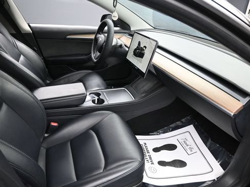 Used 2023 Tesla Model 3 Standard Range RWD image 29